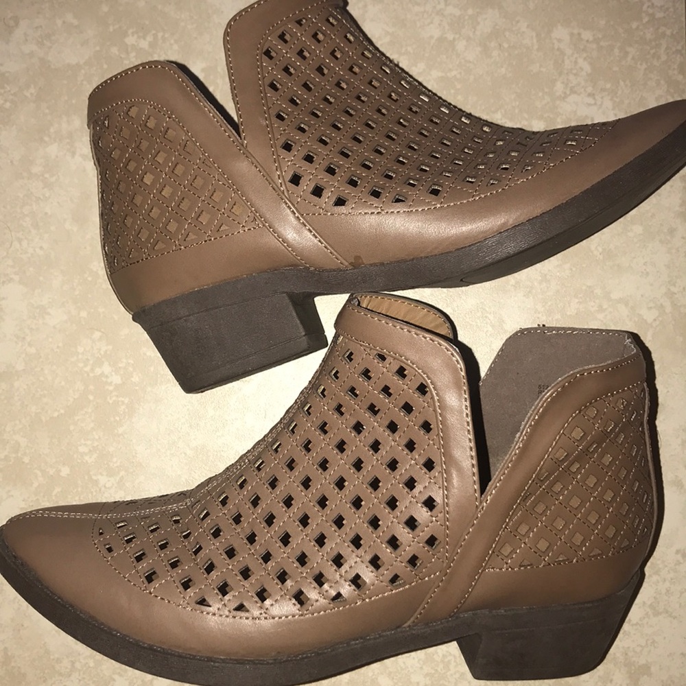 Cupcake Couture Perforated Booties